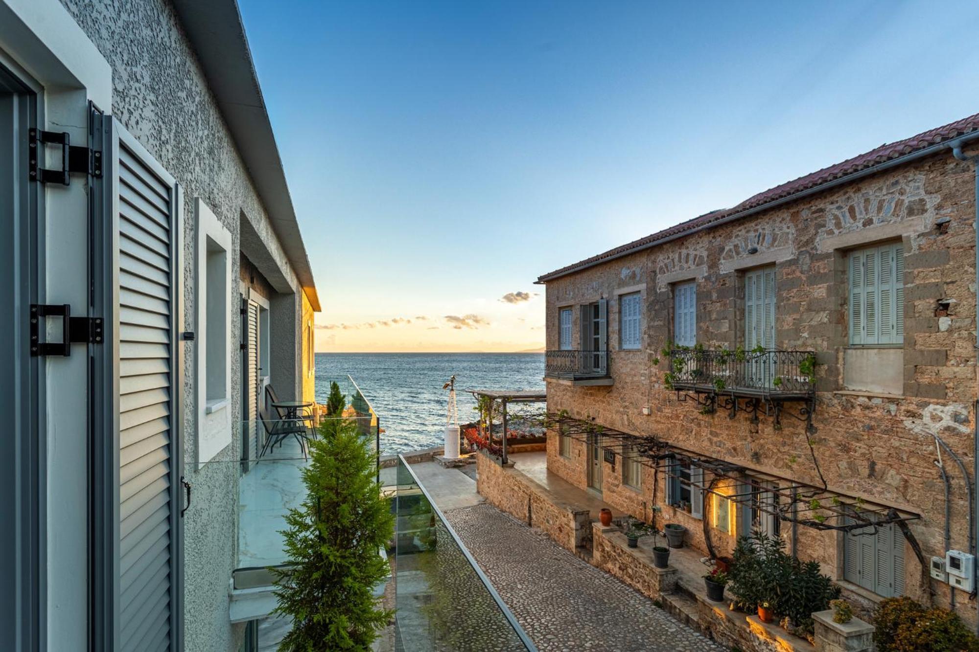 Marina Apartments Kardamyli Exterior photo